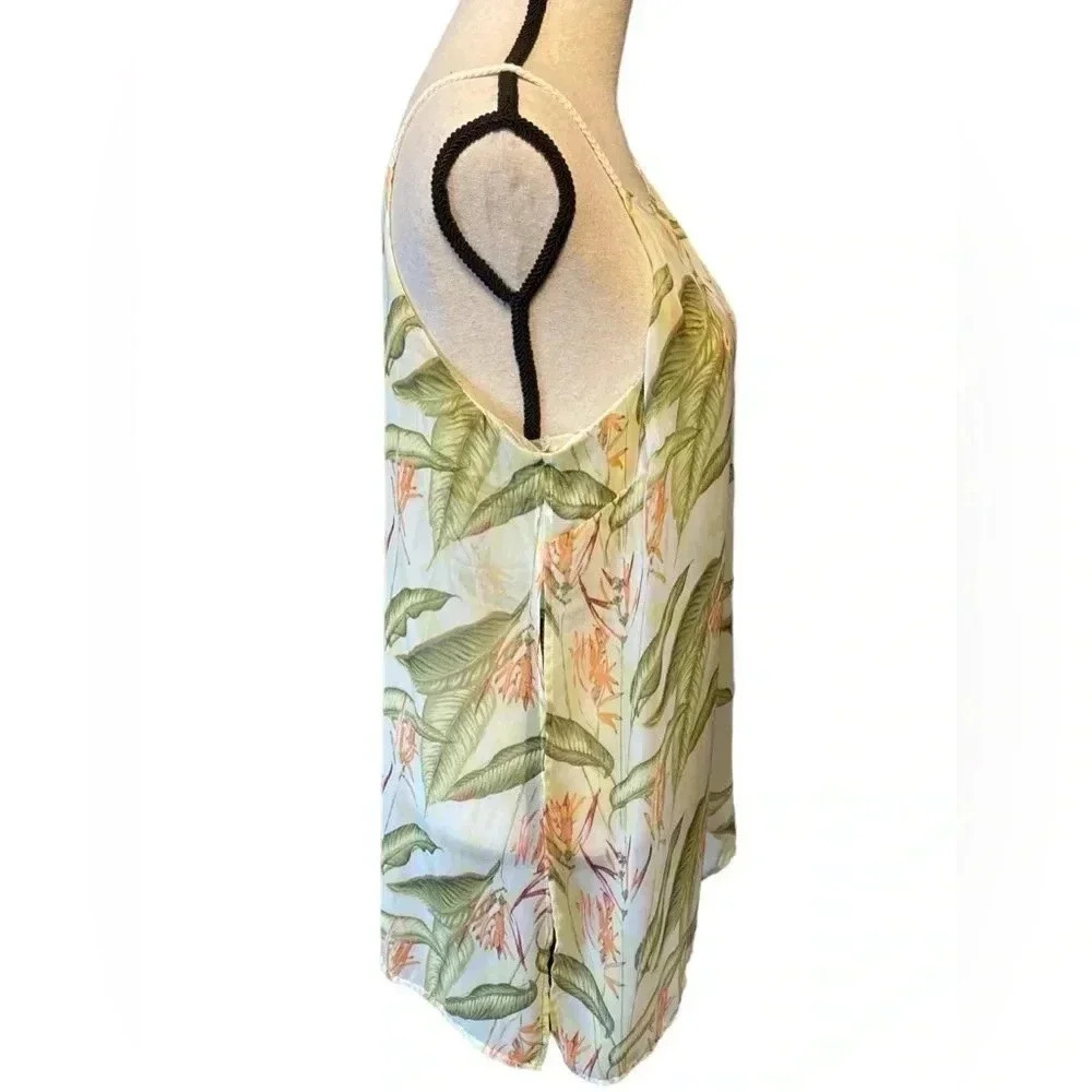BCBG flowey top. Vacation summer tropical beach sexy​ - Picture 2 of 9